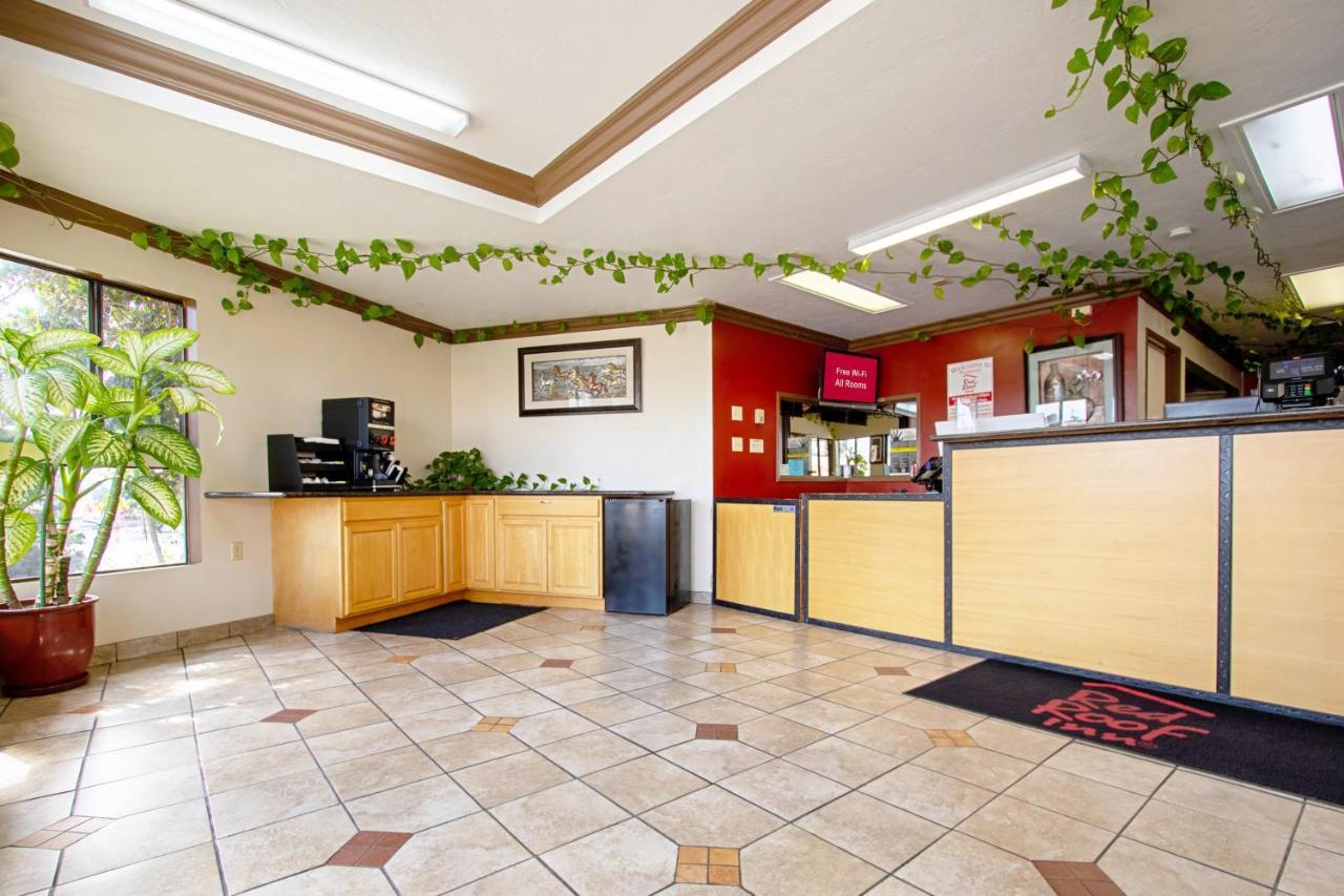 Red Roof Inn & Suites Monterrey Exterior foto