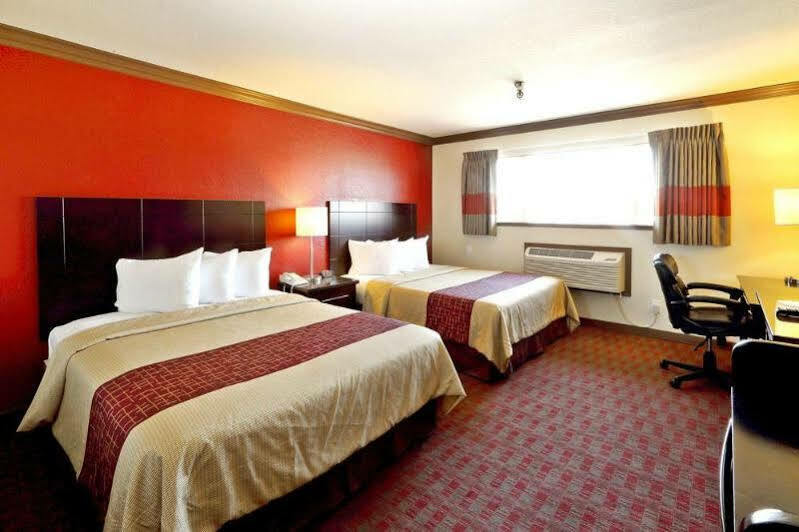 Red Roof Inn & Suites Monterrey Exterior foto