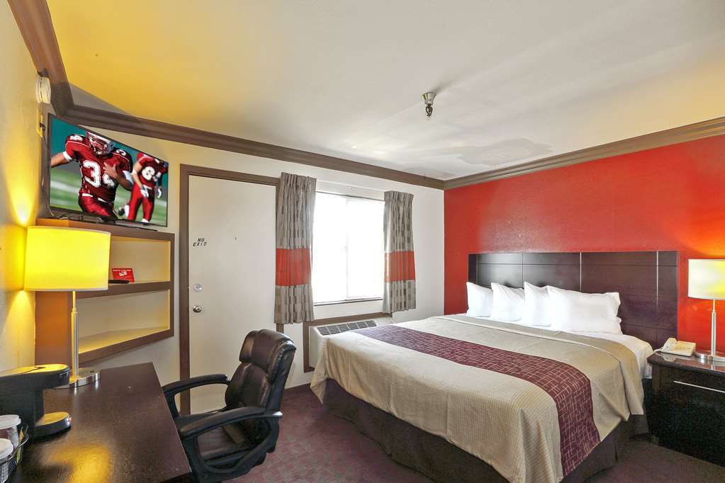 Red Roof Inn & Suites Monterrey Habitación foto